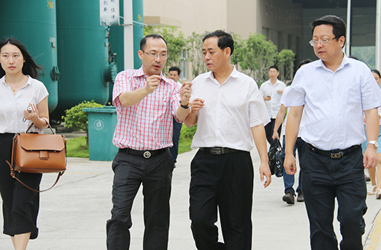 翁玉耀，现任福建省工业和信息化厅党组书记、厅长、省无线电管理办公室主任