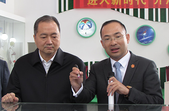 郑新聪，第二十届中央委员，中央港澳工作办公室副主任、国务院港澳事务办公室副主任，中央政府驻澳门联络办公室主任