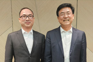 赵龙，现任第二十届中央委员，福建省委副书记，省人民政府省长、党组书记。2025年5月，在赵龙省长率福建省代表团出访德国、乌兹别克斯坦时的合影。